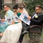 Concorrenti e pacchisti durante il gioco di Affari Tuoi, mostrando emozione e strategia.