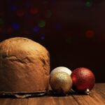 Etichetta di panettone con sigla allarmante in un supermercato.