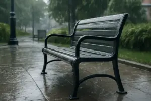 Arredo urbano resistente alle intemperie: evita gli errori che accorciano la vita del metallo
